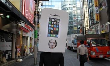 Japan domestic mobile phone brand, is experiencing an unprecedented crisis